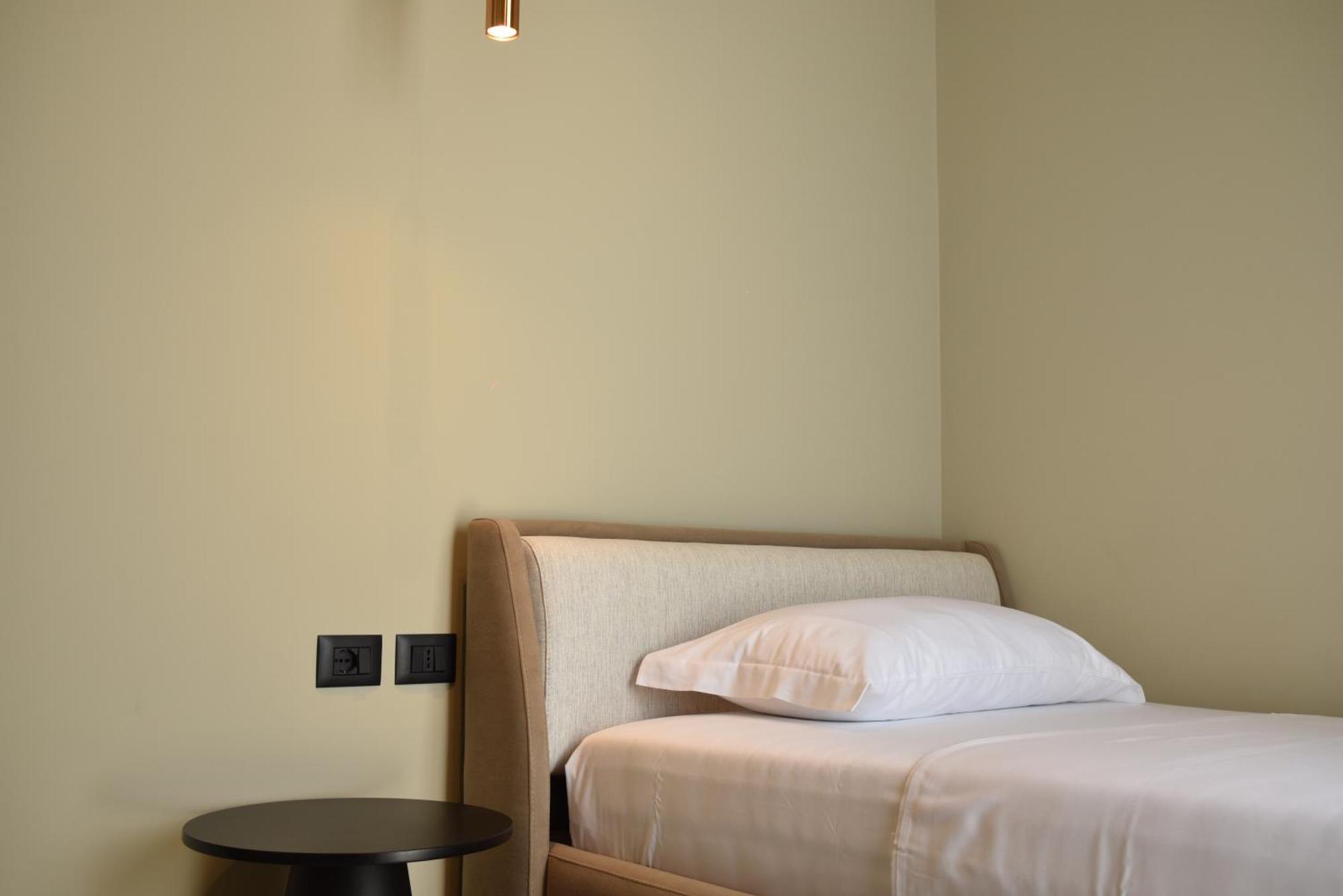 Nuna Hotel Radhimë Zimmer foto